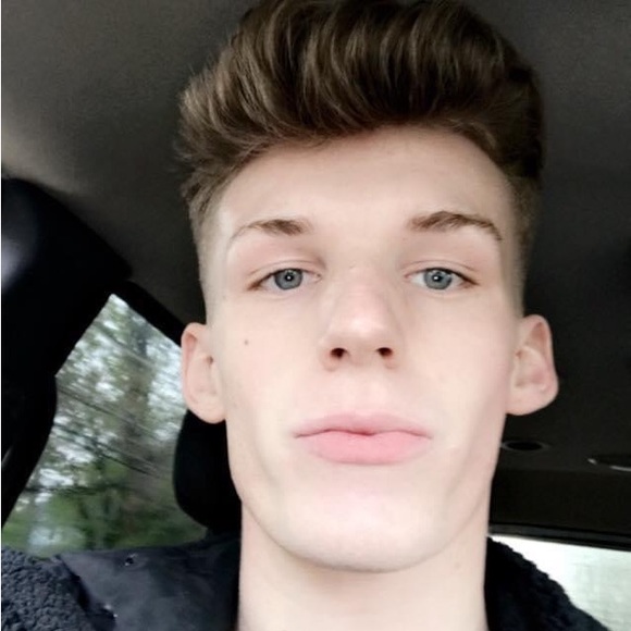 Meet your Posher, Devin - Picture 1 of 1